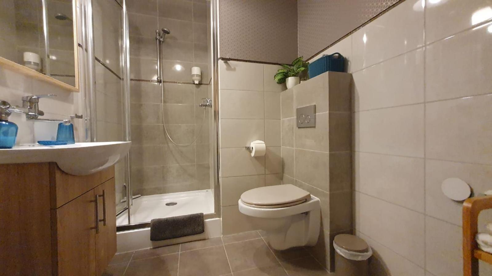Apartament Poznanska 1 Buitenkant foto